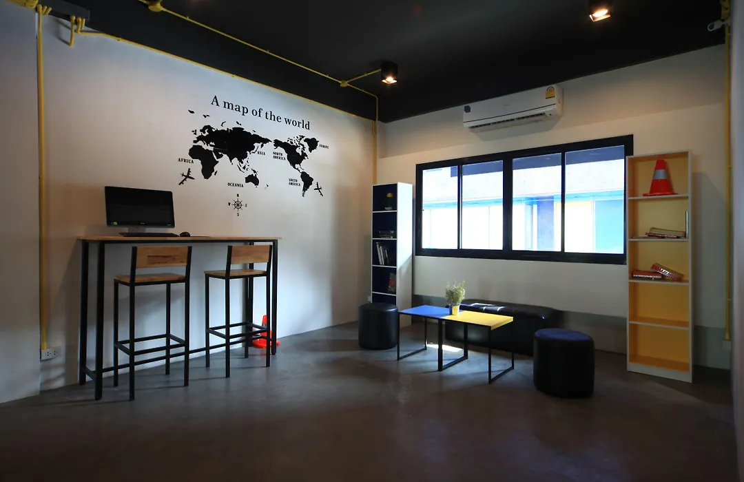 Tuk Tuk Hostel-1